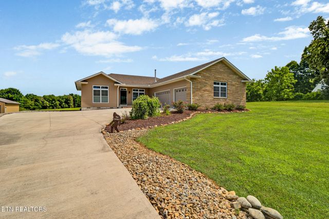 1432 Sawmill Rd, Crossville, TN 38555