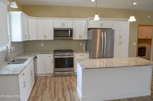 1432 Sawmill Rd, Crossville, TN 38555