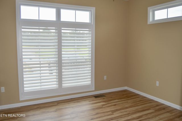1432 Sawmill Rd, Crossville, TN 38555