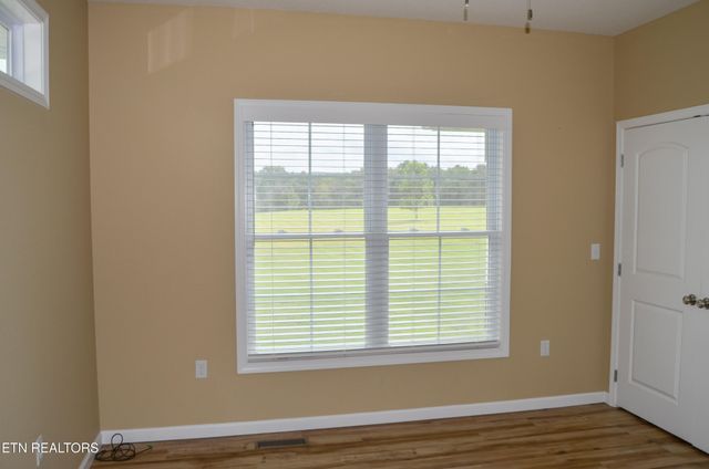 1432 Sawmill Rd, Crossville, TN 38555