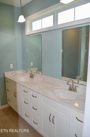 1432 Sawmill Rd, Crossville, TN 38555