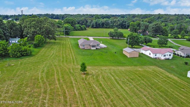 1432 Sawmill Rd, Crossville, TN 38555