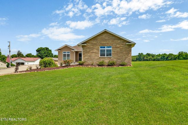 1432 Sawmill Rd, Crossville, TN 38555