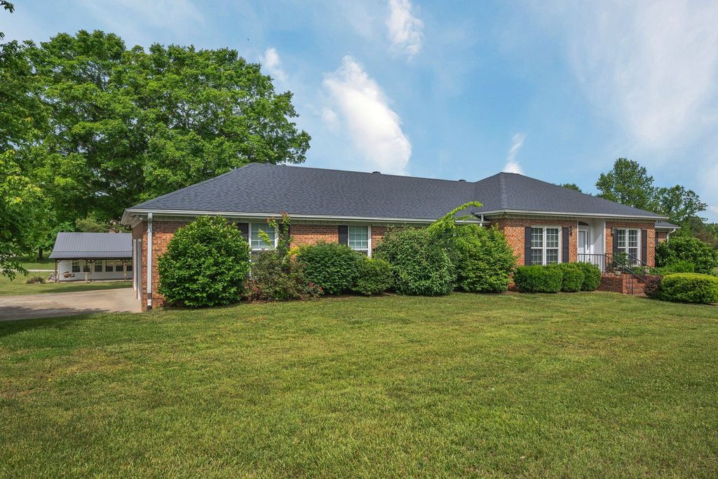 4125 Highway 48, N, Charlotte, TN 37036
