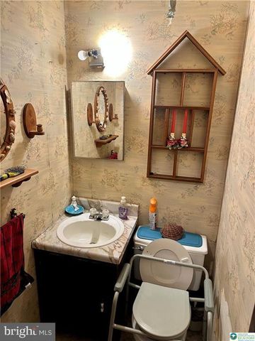 782 JEFFERSON ST, Red Hill, PA 18076