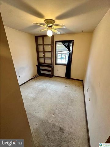 782 JEFFERSON ST, Red Hill, PA 18076