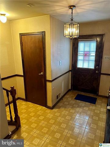 782 JEFFERSON ST, Red Hill, PA 18076