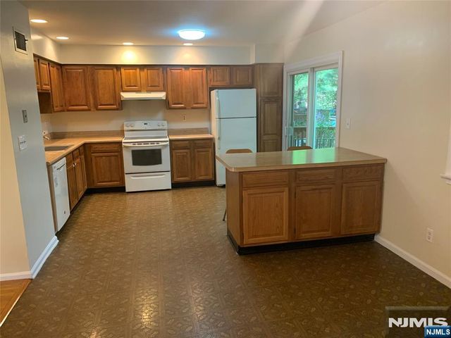 15 Park View Place, Fair Lawn, NJ 07410