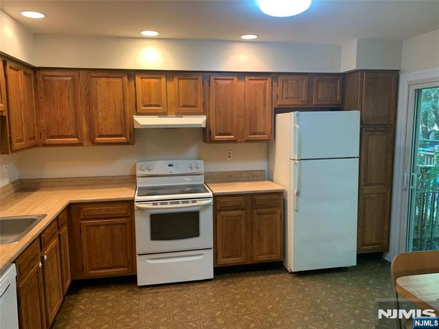 15 Park View Place, Fair Lawn, NJ 07410