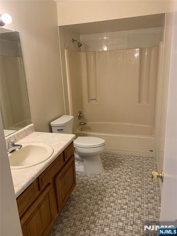 15 Park View Place, Fair Lawn, NJ 07410
