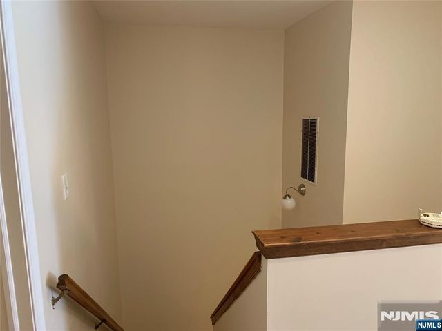 15 Park View Place, Fair Lawn, NJ 07410
