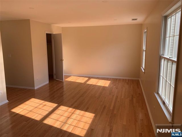 15 Park View Place, Fair Lawn, NJ 07410