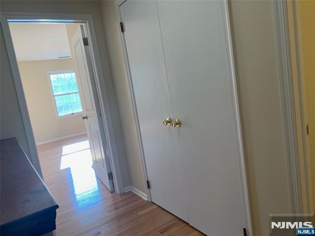 15 Park View Place, Fair Lawn, NJ 07410