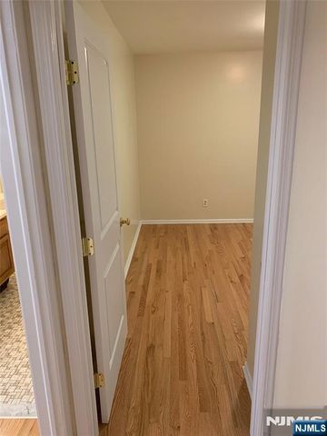 15 Park View Place, Fair Lawn, NJ 07410