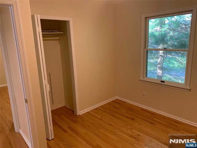 15 Park View Place, Fair Lawn, NJ 07410