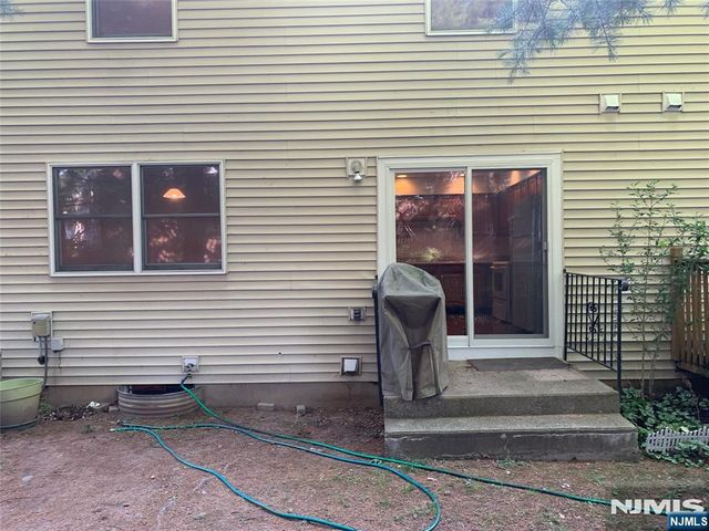 15 Park View Place, Fair Lawn, NJ 07410