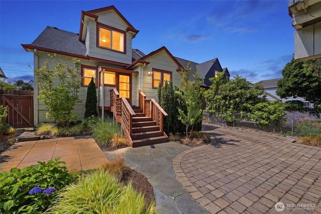 2316 41st Avenue SW, Seattle, WA 98116