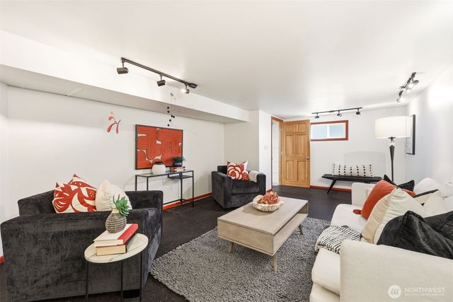 2316 41st Avenue SW, Seattle, WA 98116