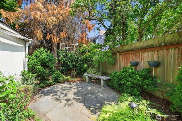 2316 41st Avenue SW, Seattle, WA 98116