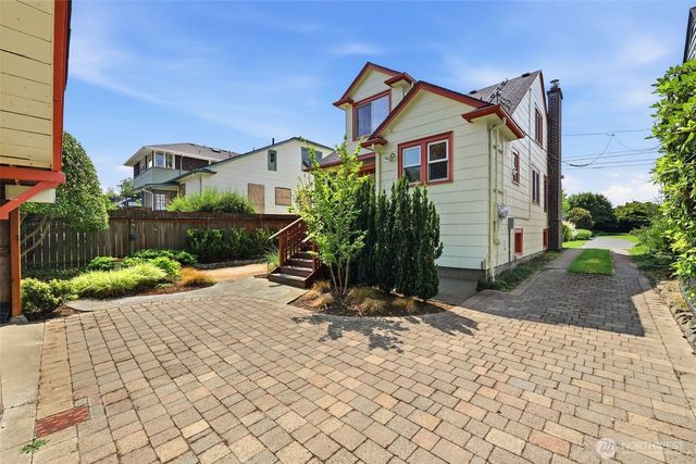 2316 41st Avenue SW, Seattle, WA 98116