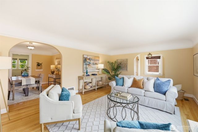 2316 41st Avenue SW, Seattle, WA 98116