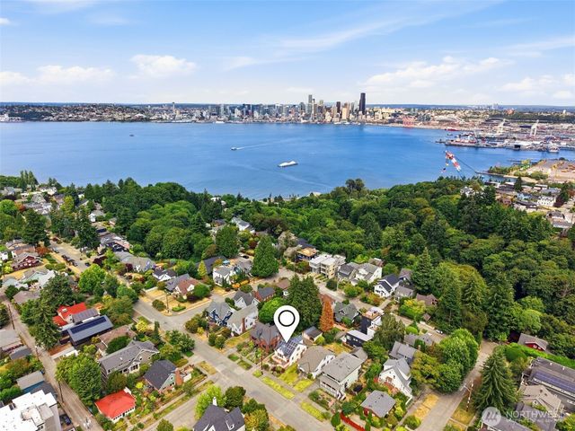 2316 41st Avenue SW, Seattle, WA 98116