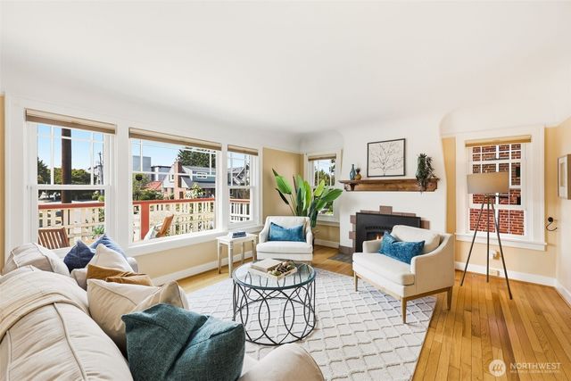 2316 41st Avenue SW, Seattle, WA 98116