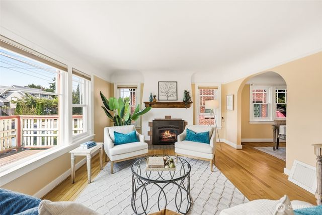 2316 41st Avenue SW, Seattle, WA 98116