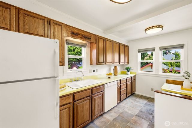 2316 41st Avenue SW, Seattle, WA 98116