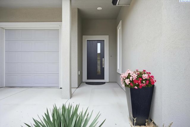 6657 Caspian Pl, West Richland, WA 99353