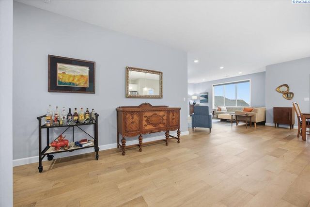 6657 Caspian Pl, West Richland, WA 99353