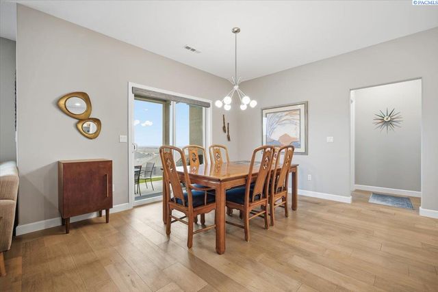 6657 Caspian Pl, West Richland, WA 99353