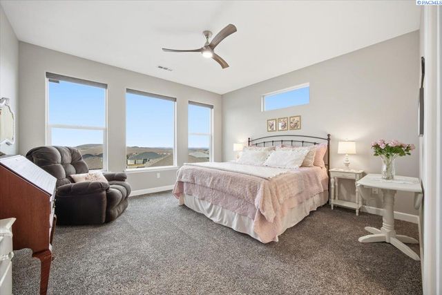 6657 Caspian Pl, West Richland, WA 99353