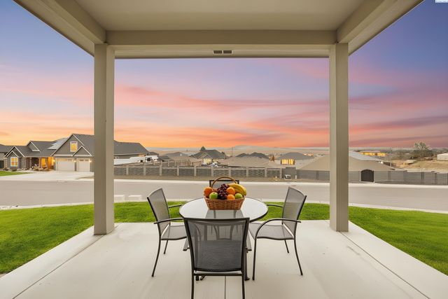 6657 Caspian Pl, West Richland, WA 99353