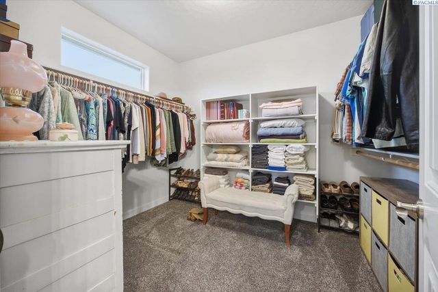 6657 Caspian Pl, West Richland, WA 99353