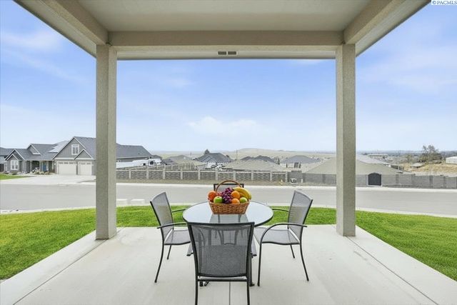 6657 Caspian Pl, West Richland, WA 99353