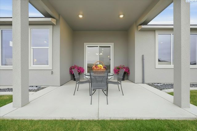 6657 Caspian Pl, West Richland, WA 99353