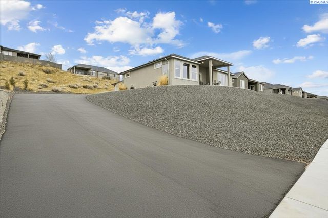 6657 Caspian Pl, West Richland, WA 99353