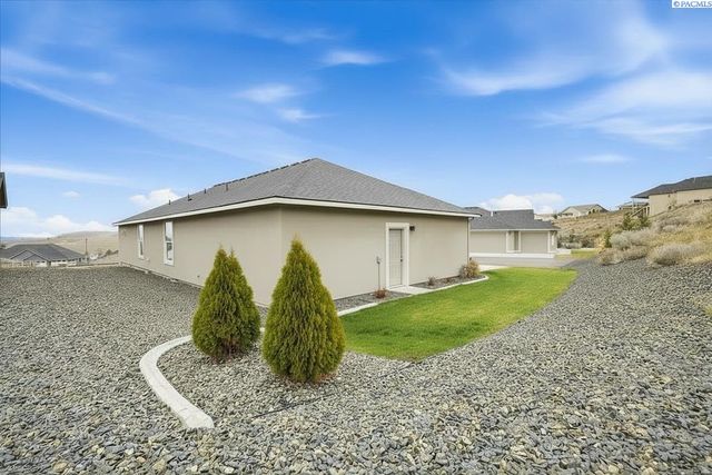 6657 Caspian Pl, West Richland, WA 99353