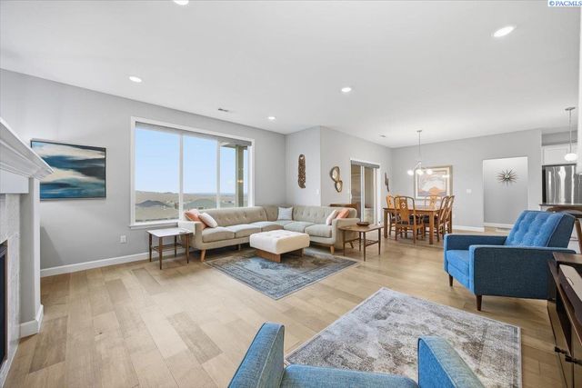 6657 Caspian Pl, West Richland, WA 99353