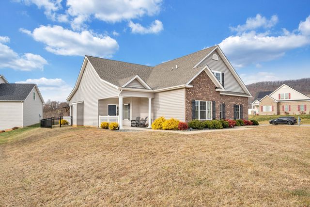 3015 Adam DR, Vinton, VA 24179