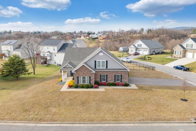 3015 Adam DR, Vinton, VA 24179