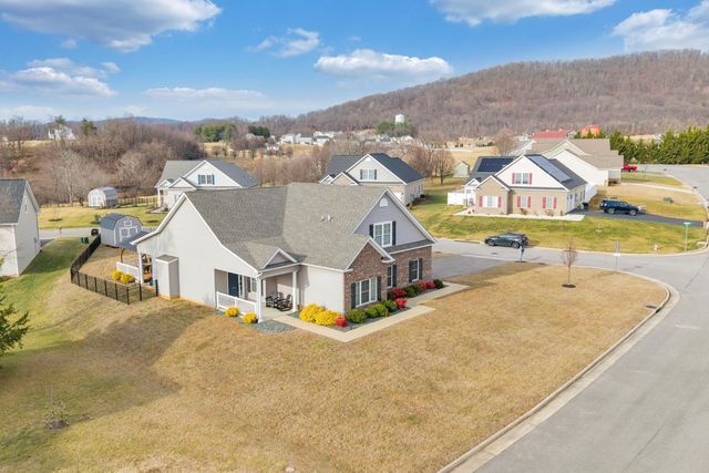 3015 Adam DR, Vinton, VA 24179