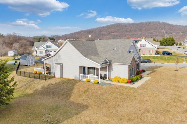 3015 Adam DR, Vinton, VA 24179