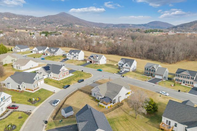 3015 Adam DR, Vinton, VA 24179