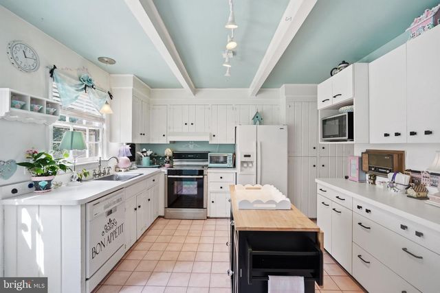 8406 GENEVA MASON RD, Potomac, MD 20854