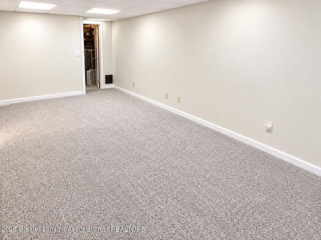 1131 Hillgate Way, Lansing, MI 48912