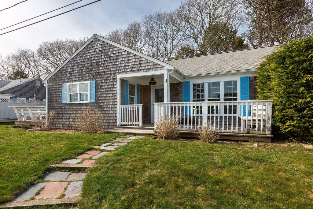 230 Gosnold Street 11A-11B-11C, Hyannis, MA 02601