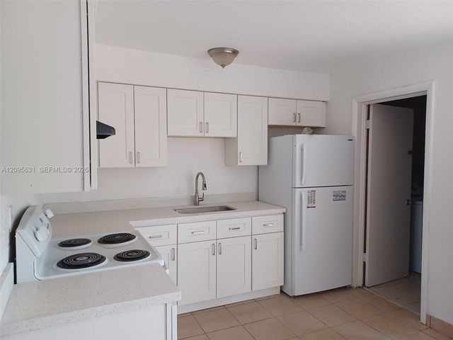1701 SW 70th Avenue, North Lauderdale, FL 33068