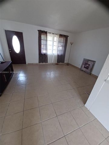 1701 SW 70th Avenue, North Lauderdale, FL 33068